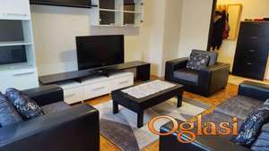 Centar-useljiv dvosoban stan